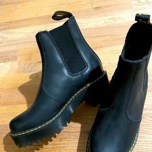 Dr. Martens Chelsea Rometty boots in black leather - size 6 US/37 UK
